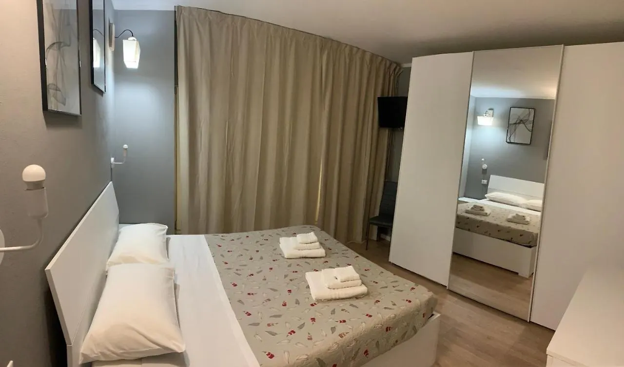 Marconi 30 Apartment بولونيا 0*,